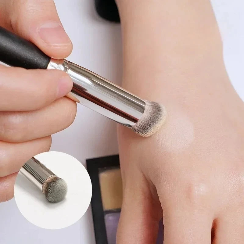 🖌️ Pinceau correcteur de fond de teint  Pinceau de maquillage du visage