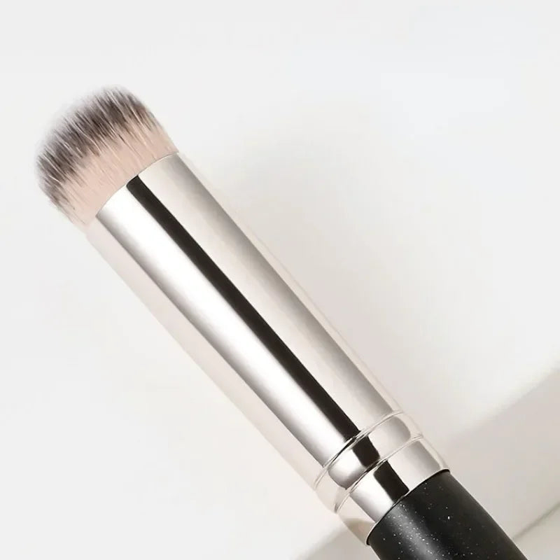 🖌️ Pinceau correcteur de fond de teint  Pinceau de maquillage du visage